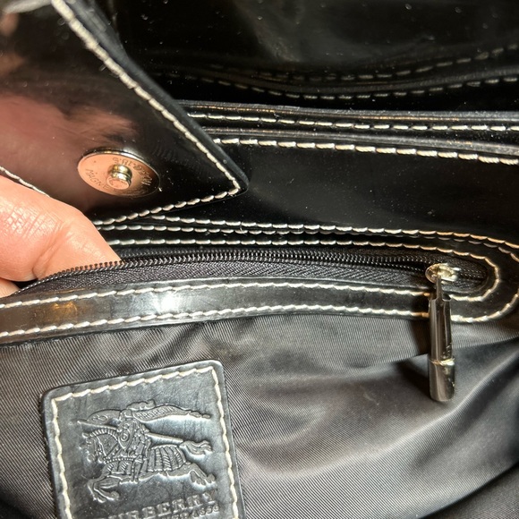 Burberry Patent Eastmore Landscape Tote - Picture 4 of 8